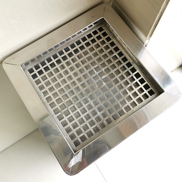 小黄片免费观看垃圾桶